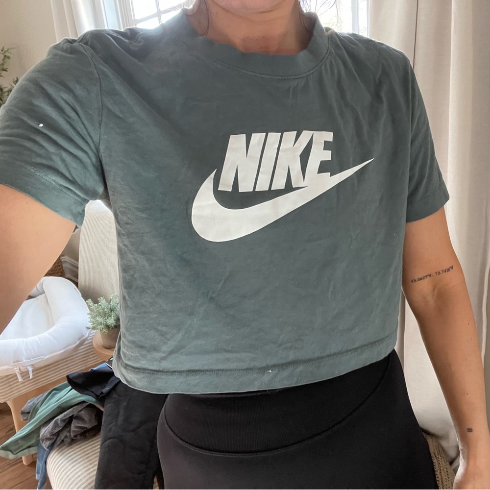 Nike Crop Top